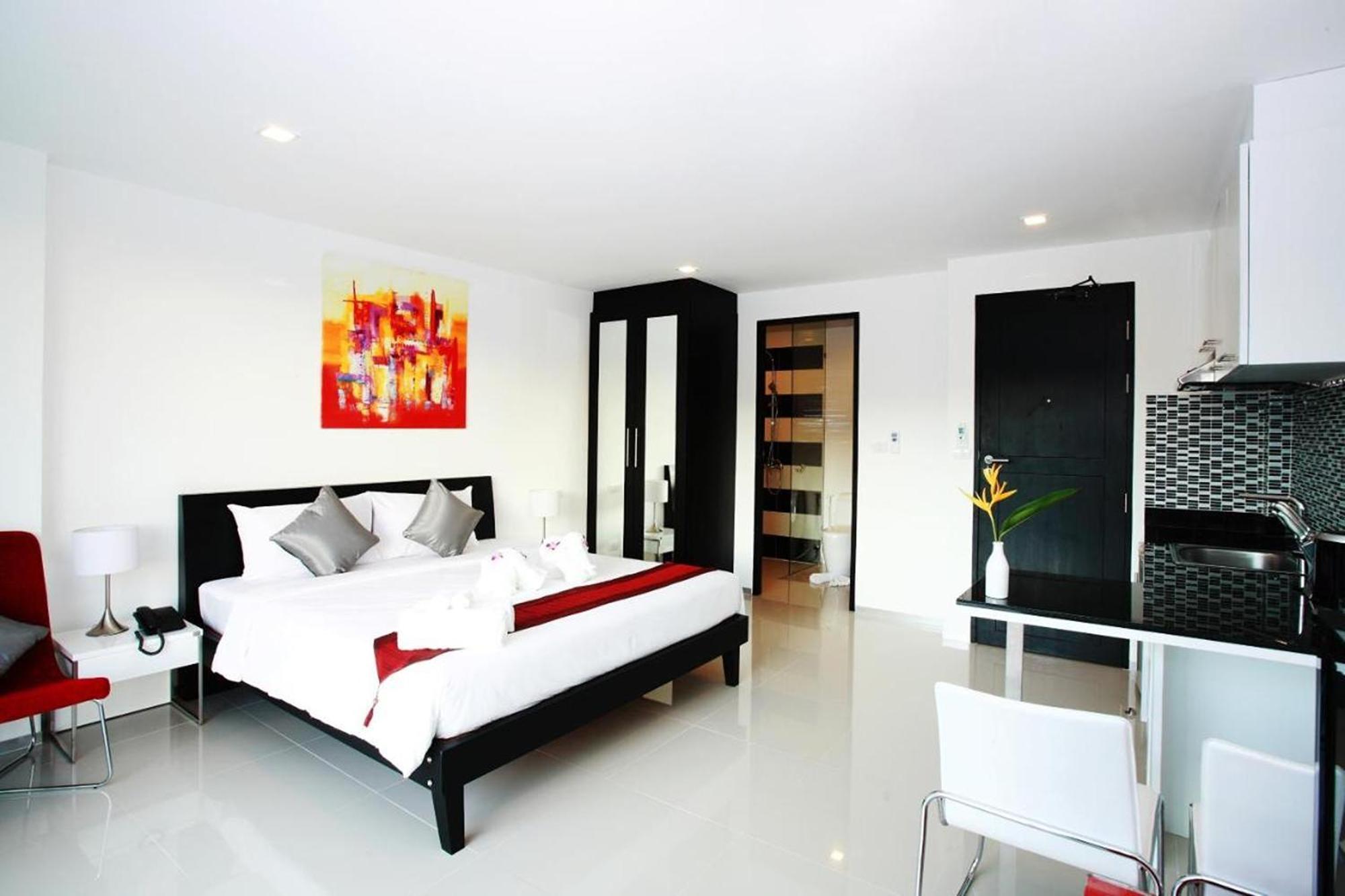 One World One Home Naiharn Hotel Rawai Exterior foto